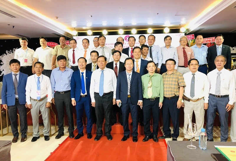 Ban Chấp hành Hội đồng hương Quảng Bình tại TP.HCM nhiệm kì 2021-2026, ra mắt đại hội.